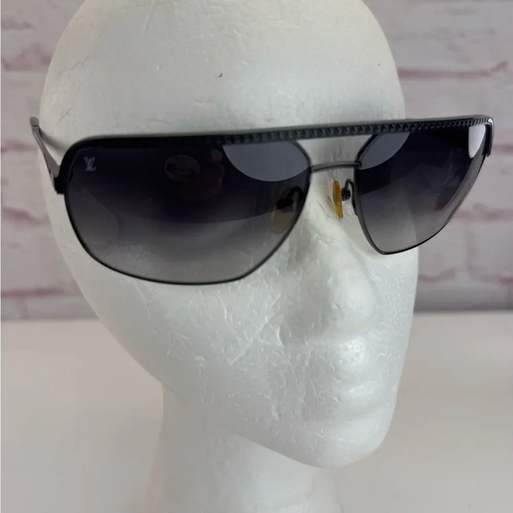 Louis Vuitton Arias GM Gladiator Sunglasses Z0169U